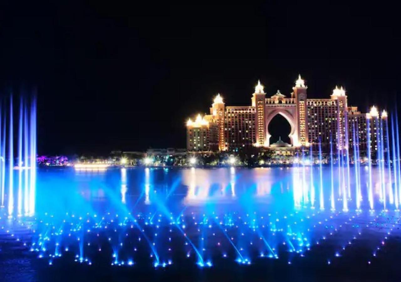 Апартаменти The Palm Luxury 4-Br Beach Club Access Dubai Дубай